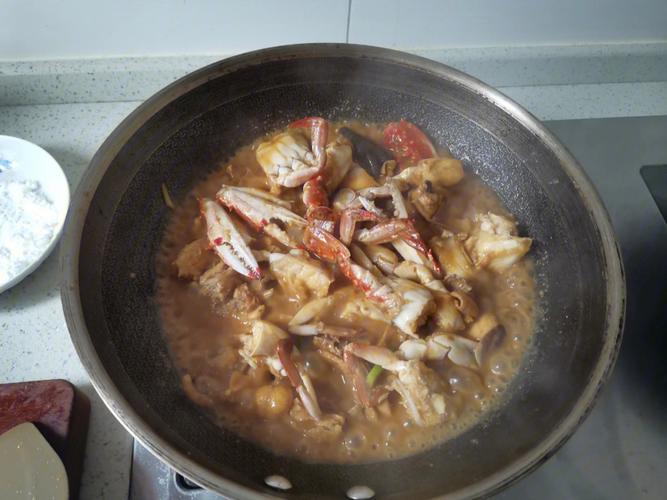 鸡与螃蟹炖汤（鸡炖螃蟹有什么营养）