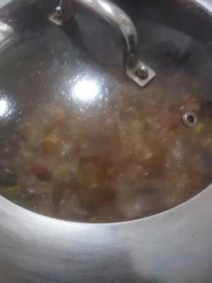 生铁锅炖汤（生铁锅炖汤会变黑吗）